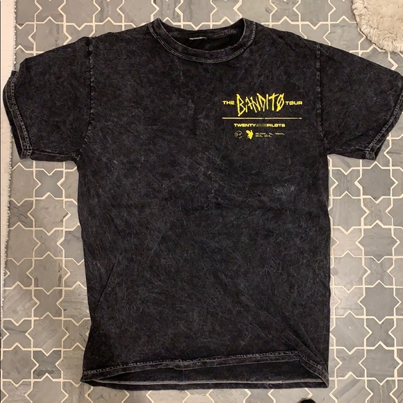Hot Topic Tops - Twenty One Pilots Concert TShirt